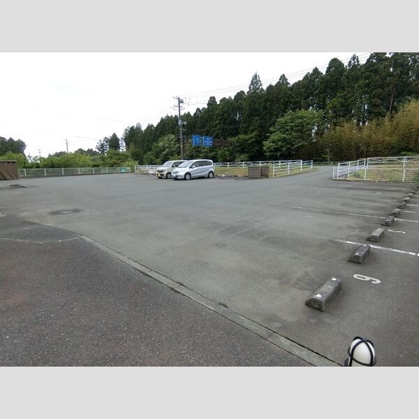 駐車場 (駐車場)