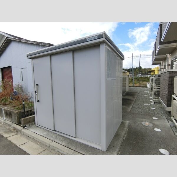 現地周辺 (ゴミ置場)