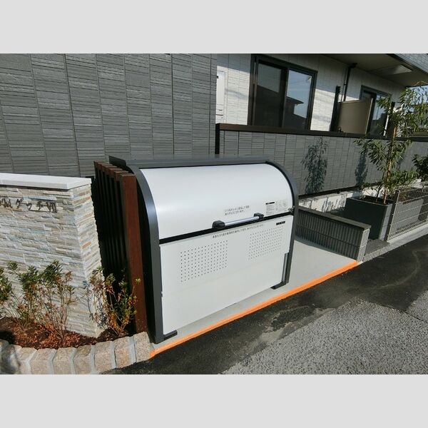 現地周辺 (ゴミ置き場)