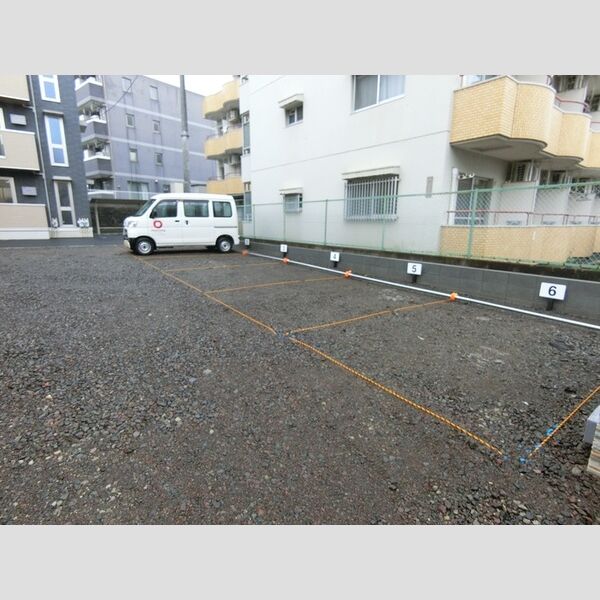 駐車場 (駐車場)