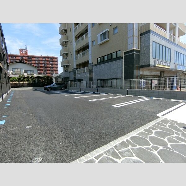 駐車場 (駐車場)