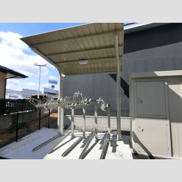 現地周辺 (駐輪場)