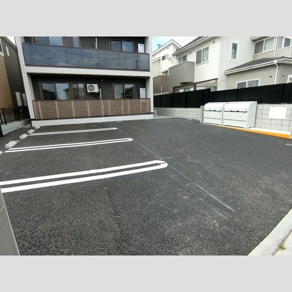 駐車場 (駐車場)