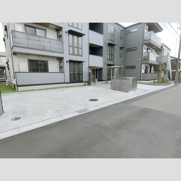 駐車場 (駐車場)