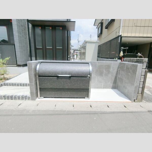 現地周辺 (ゴミ置場)