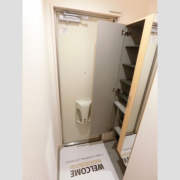 玄関 (シューズボックス)