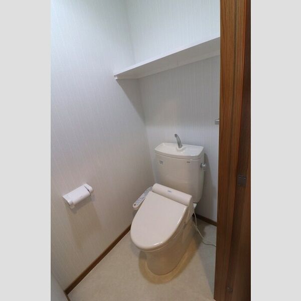 トイレ (トイレ)