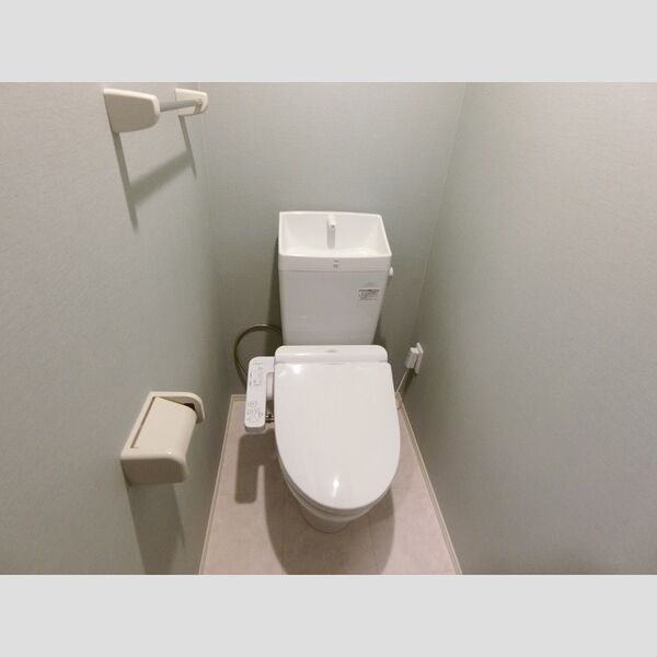 トイレ (温水洗浄暖房便座)