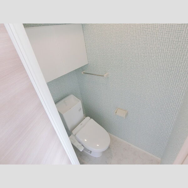 トイレ (トイレ)