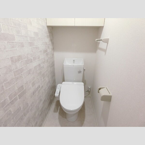 トイレ (トイレ)