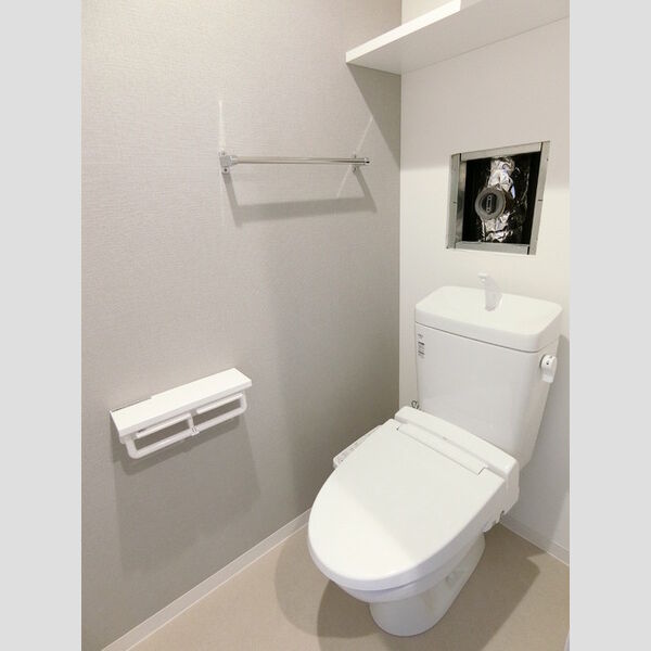 トイレ (トイレ)