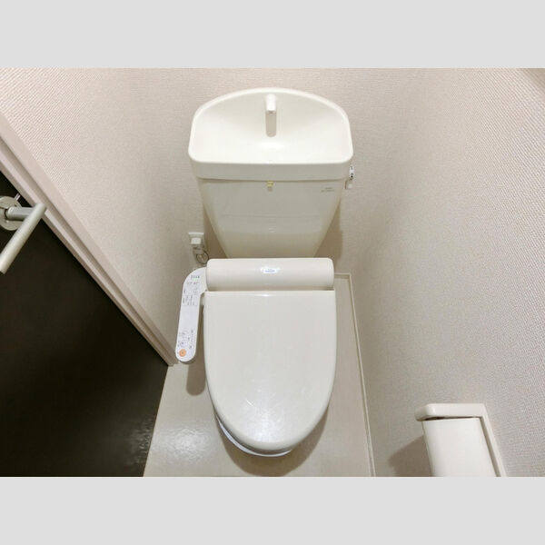 トイレ (トイレ)