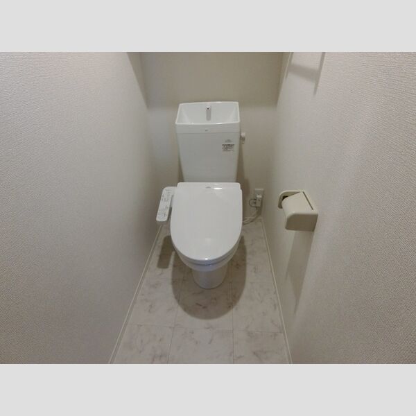 トイレ (トイレ)