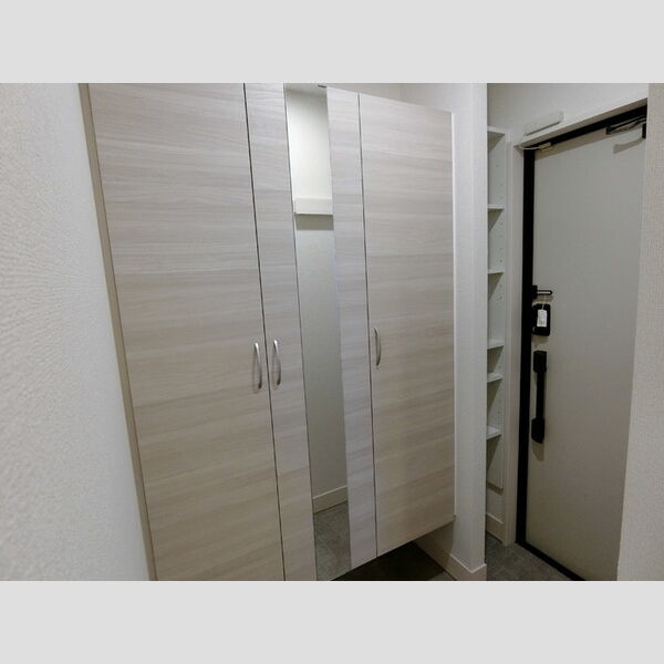 玄関 (玄関)