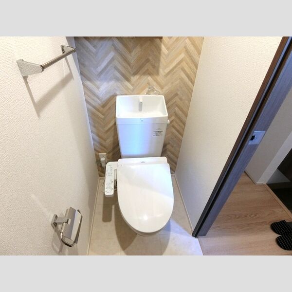 トイレ (トイレ)