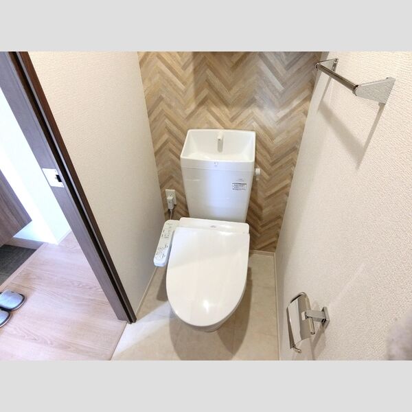 トイレ (トイレ)