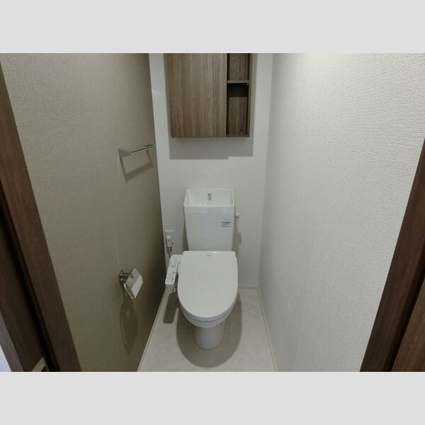 トイレ (トイレ)