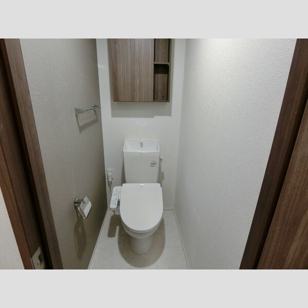 トイレ (トイレ)