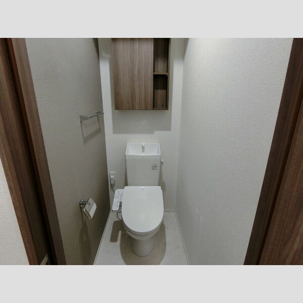 トイレ (トイレ)