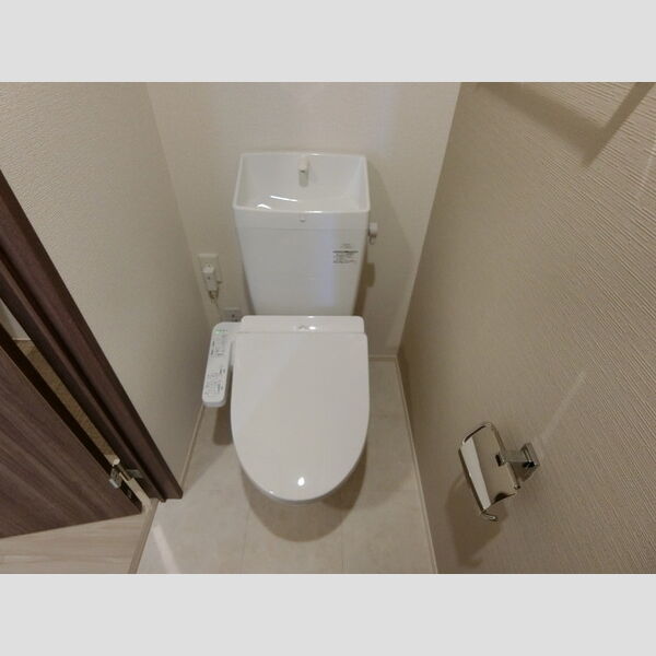 トイレ (トイレ)