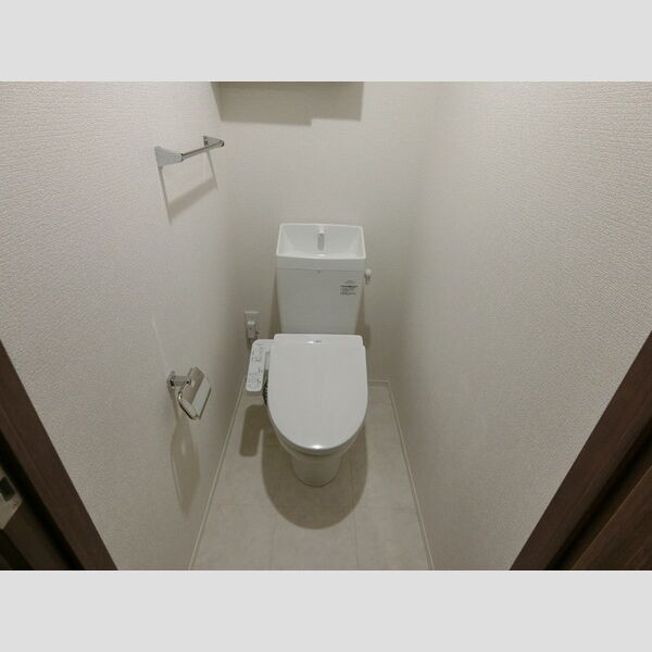 トイレ (トイレ)
