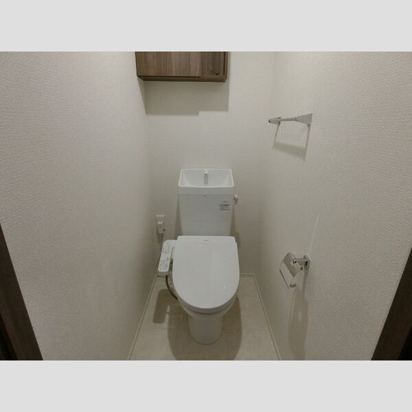 トイレ (トイレ)