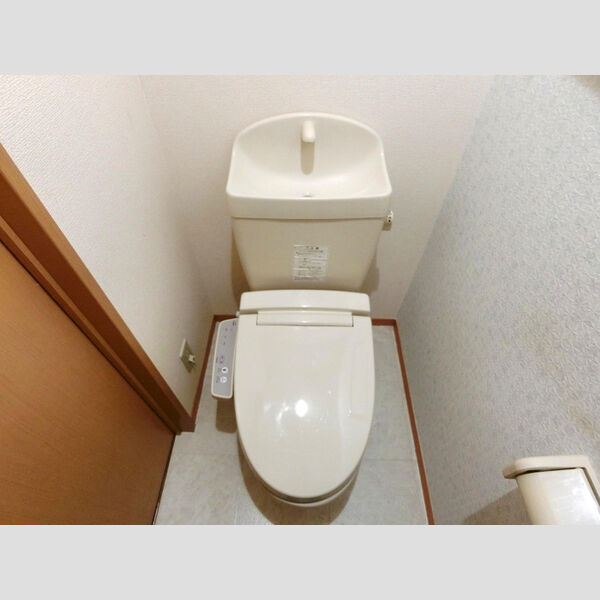 トイレ (トイレ)