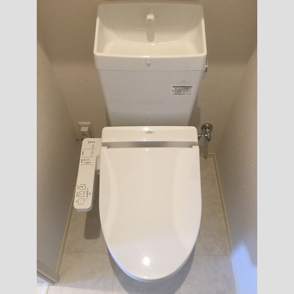 トイレ (トイレ)