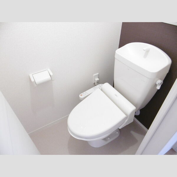 トイレ (トイレ)