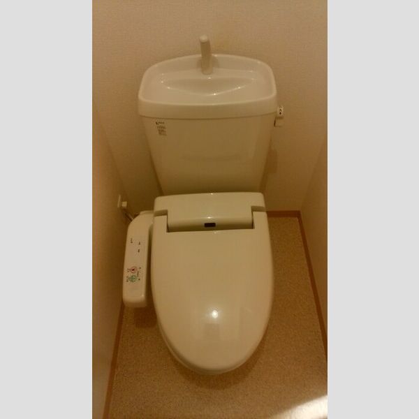 トイレ (トイレ)