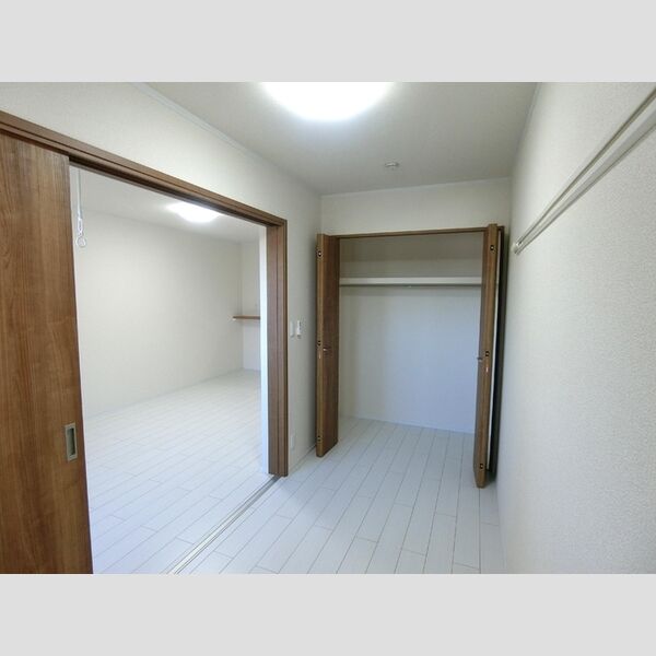その他 (洋室)