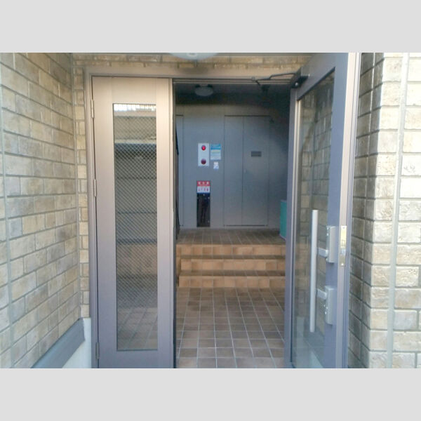 エントランス (エントランス)