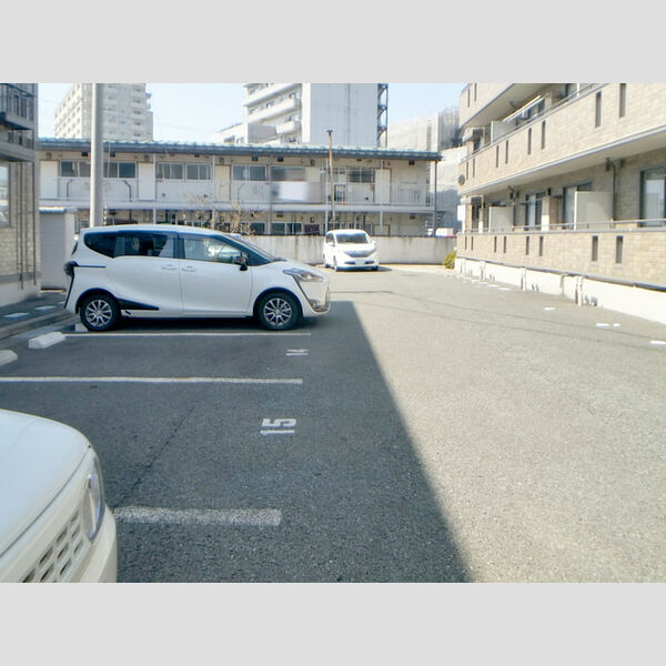 駐車場 (駐車場)