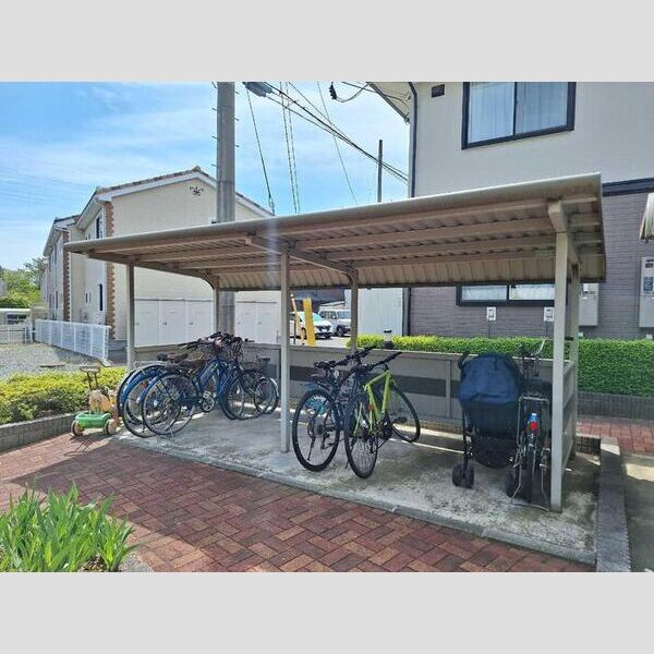 駐車場 (駐輪場)