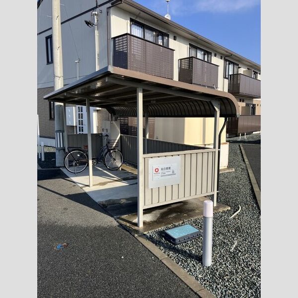 現地周辺 (駐輪場)