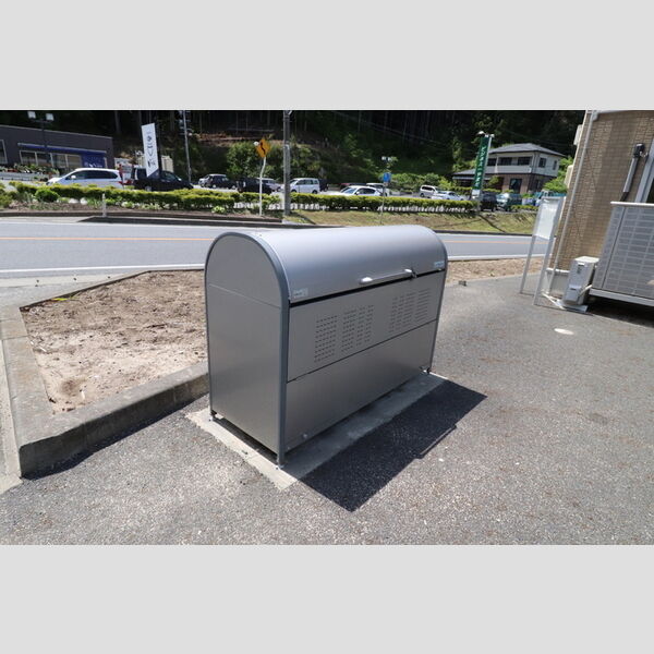 現地周辺 (ゴミ集積BOX)