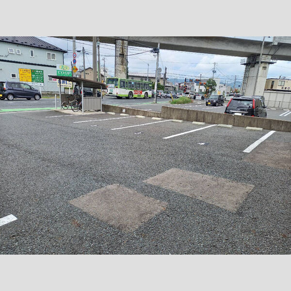駐車場 (駐車場)