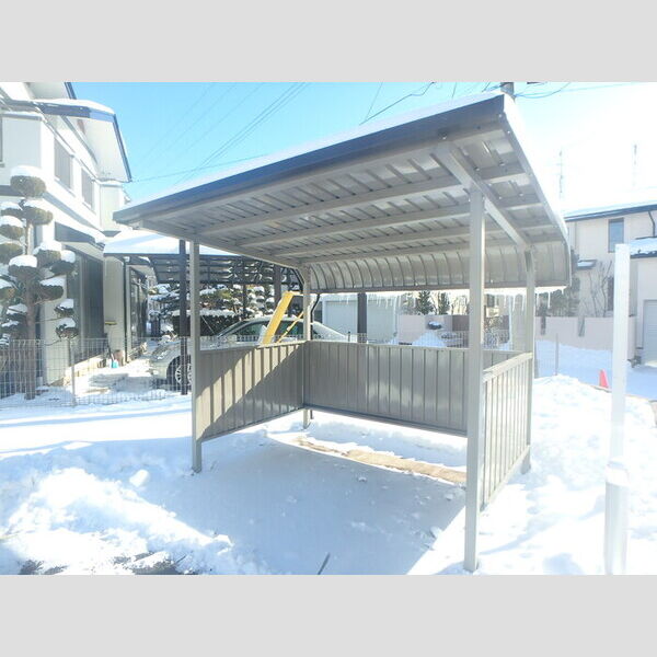 現地周辺 (駐輪場)