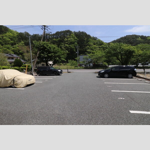 駐車場 (駐車場)