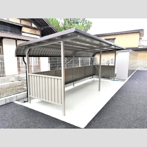 現地周辺 (駐輪場)