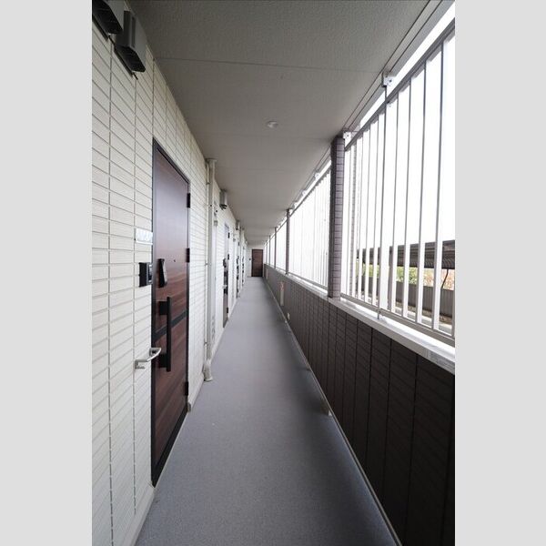 現地周辺 (共用廊下)