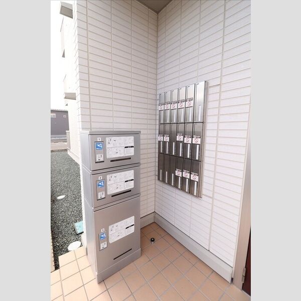 エントランス (宅配ボックス)