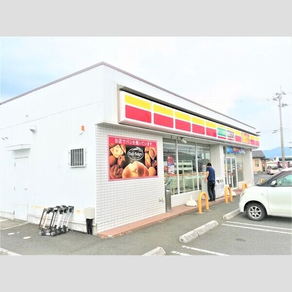 現地周辺 (デイリーヤマザキ水沢町屋敷店(685m))