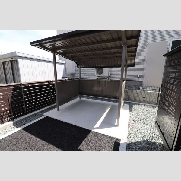 現地周辺 (駐輪場)