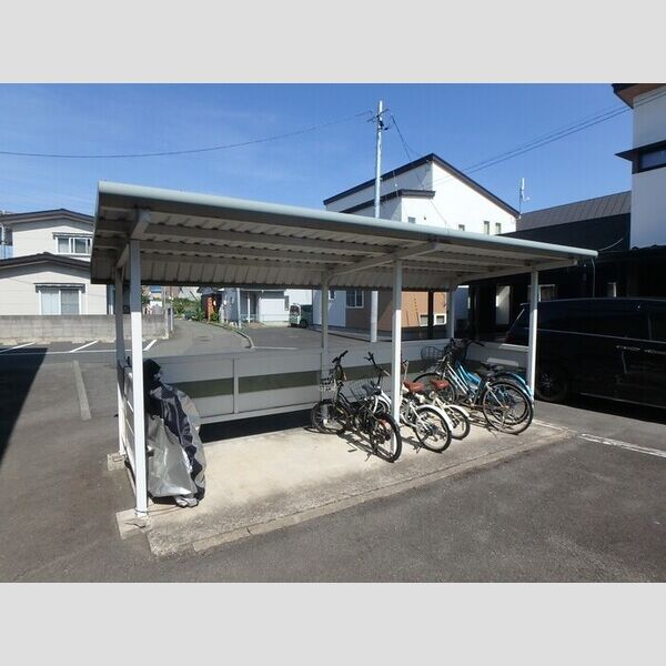 現地周辺 (駐輪場)