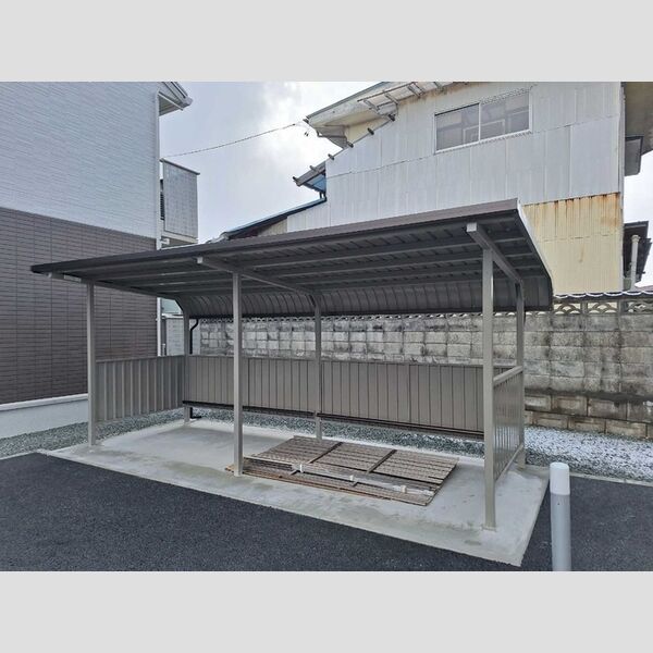 現地周辺 (駐輪場)