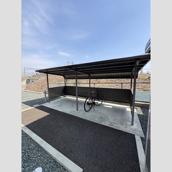 現地周辺 (駐輪場)