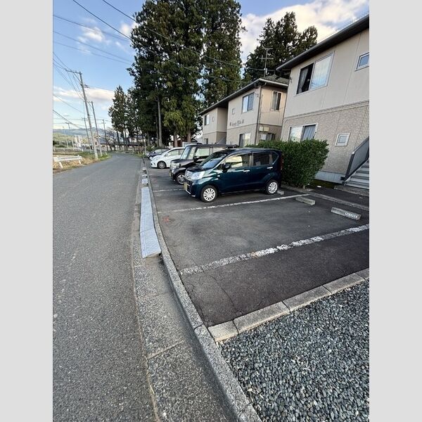 駐車場 (駐車場)