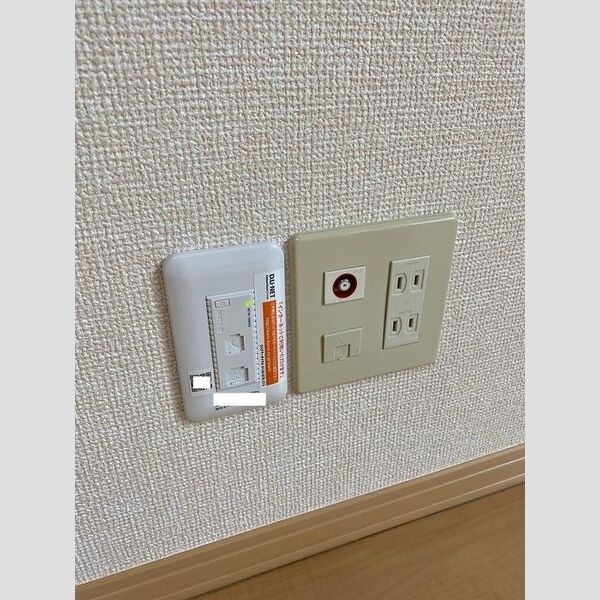 その他 (インターネット無料)