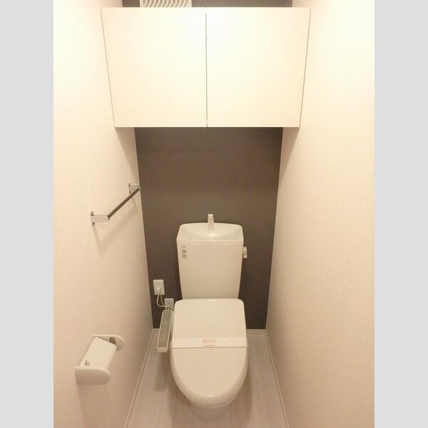トイレ (トイレ)